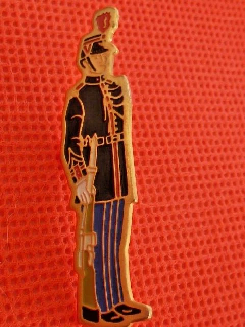 Pin's Militaire Armée De Terre Française – Insigne D'occasion