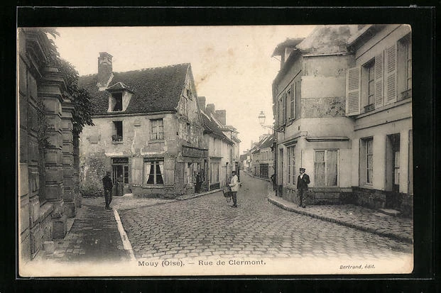 CPA Mouy, Rue de Clermont