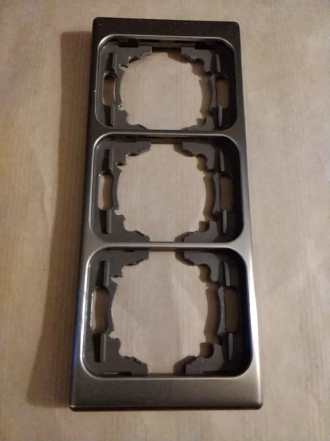LEGRAND Céliane Plaque Métal Anodisé Triple Aluminium - 068923