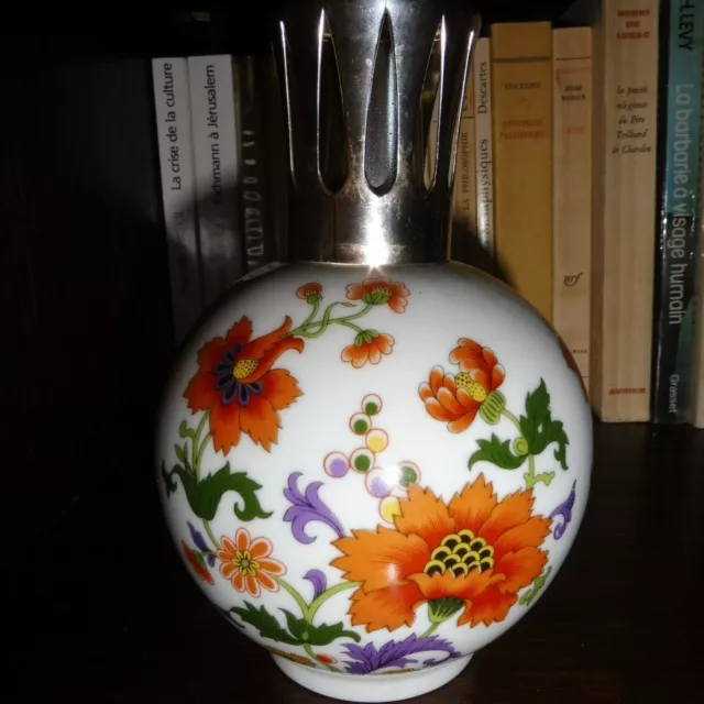 Tharaud lampe berger en porcelaine de Limoges décor floral orangé