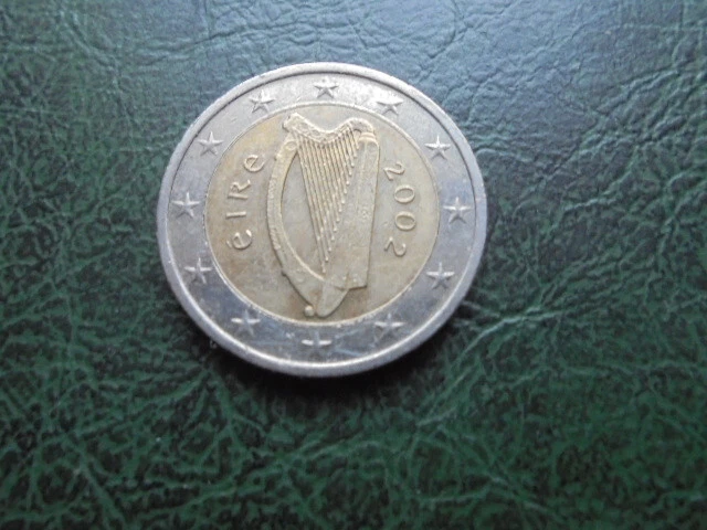 2 EURO MÜNZE . Eire . Keltische Harfe . 2002 . tolles Sammlerstück