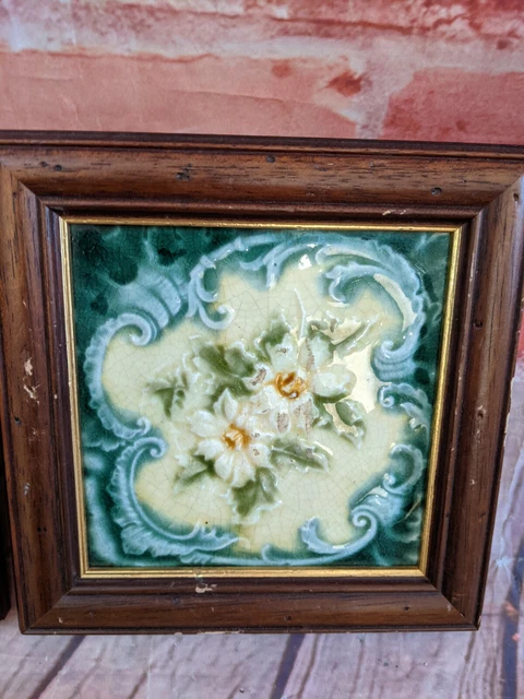 Pair of Victorian tiles in antique wooden frames 3