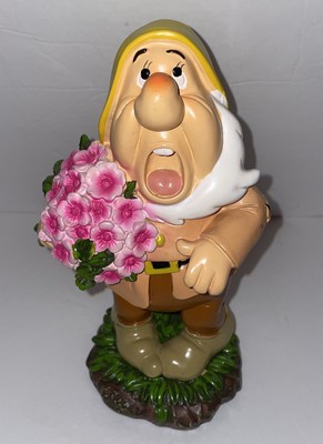 disney snow white garden statue