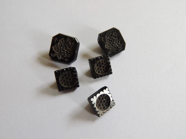 5 petits boutons anciens en verre noir carré collection mercerie