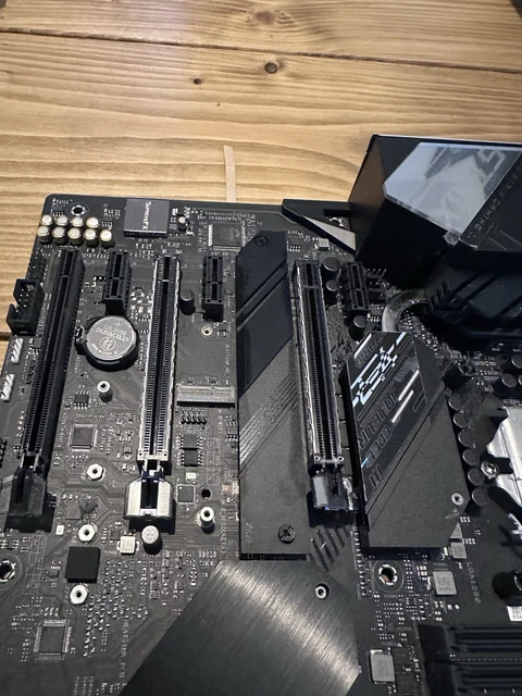 Carte Mère ASUS ROG STRIX Z490-F GAMING - ATX - 4 Slots RAM - Occasion