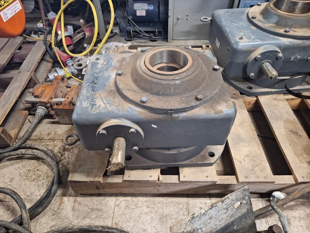 Winsmith SF12 012XSFS128XOGC Single Reduction 60:1 Gear Speed Reducer 1800 RPM