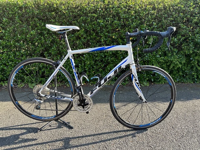 Fuji sportif sales 1.3 road bike