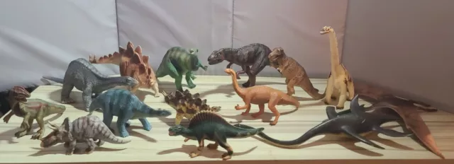 Schleich Dinosaur Lot Of 14 Detailed Monsters.