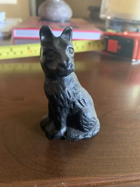 Dog, heavy cast iron, black