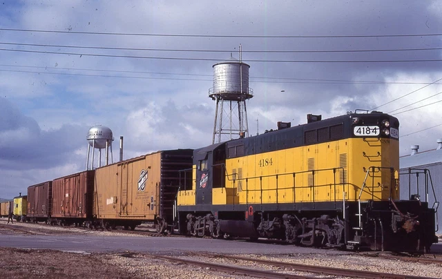 C&NW GP7 - Number - 4184 w/Train - ORIG - KR - ralx711