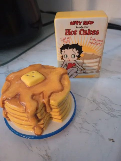 Betty Boop Hot Cakes - Pancakes Salt & Pepper Shakers (Vintage/Mint)