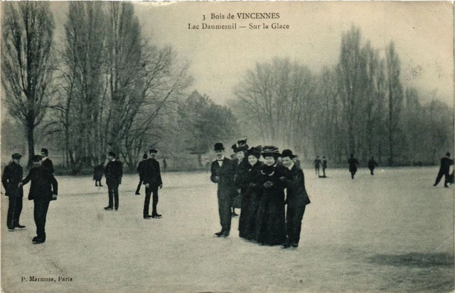 CPA PARIS 12th Bois de VINCENNES Lac Daumesnil Sur la Glace (672676)