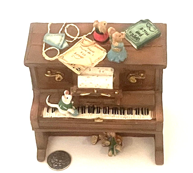 A MUSIC BOX Player Piano With Little Mice On It Made Of Resin £33.11