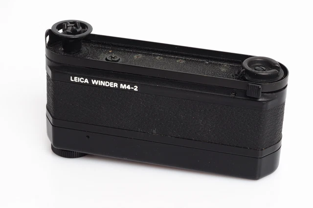 Leitz Leica M Winder M4-2 (1695477885)