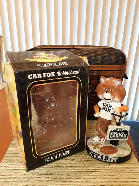 NIB EXCLUSIVE LAS Vegas CARFAX Car Fox Bobblehead 2020 Elvis 7” X