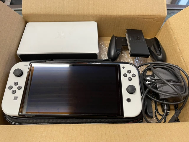 Nintendo Switch Modello OLED Console 64GB - Bianco + Custodia+ Vetrino Inclusi