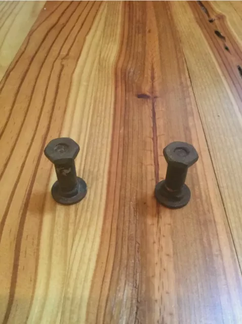 Oem 1986.2 to 1995 944 951 951 Recaro porsche seat hinge bolts / pens Oem 1986.2 to 1995 944 951 951 Recaro porsche seat hinge bolts / pens