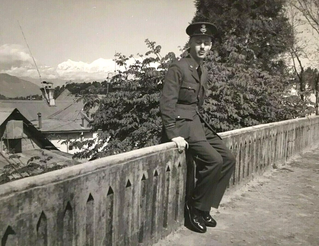 WW2 PHOTO RAF Royal Air Force Man Darjeeling India 1943 EUR 9,55 ...