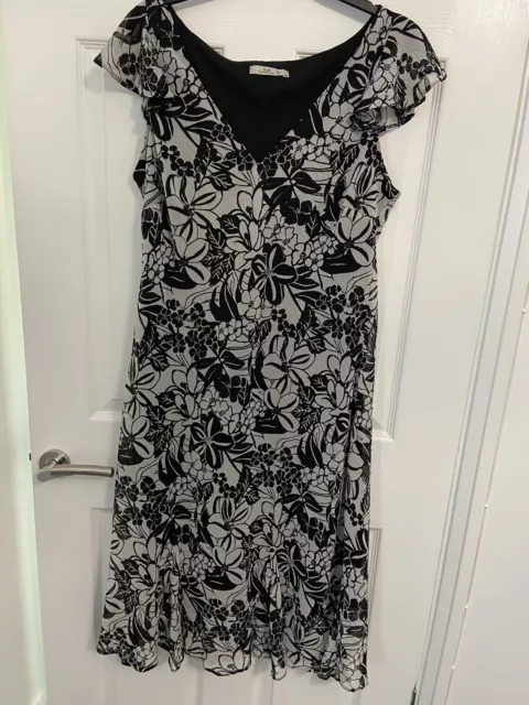 Style Collection Dress Size 14 Black & Grey Flower
