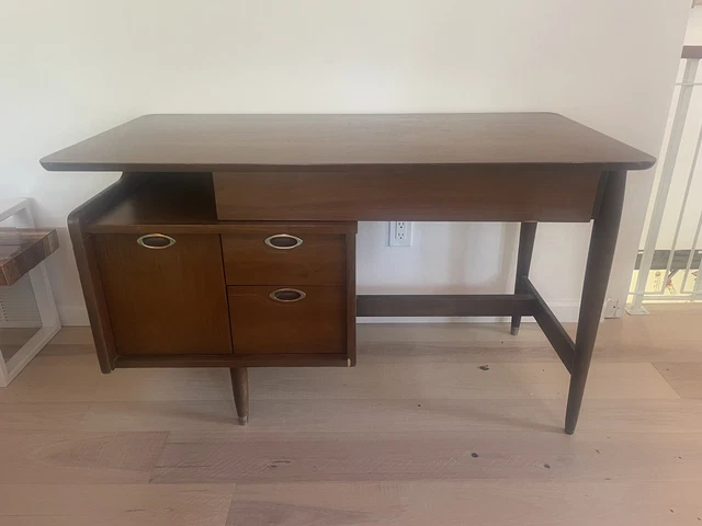 Hooker Mainline Mid Century Walnut Single Pedestal Desk Vintage
