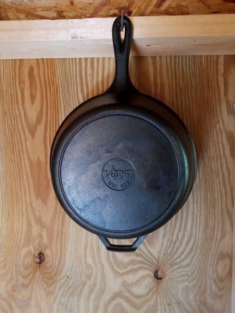 Lodge Cast Iron Skillet Frying Pan 8SK D 10" Vintage USA 3 Notch Heat Ring