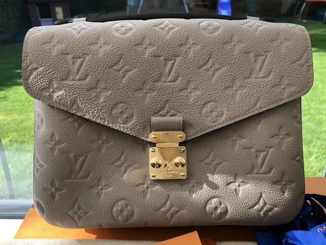 LOUIS VUITTON POCHETTE Metis Monogram Empreinte Leather Dune