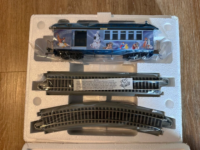 HAWTHORNE VILLAGE PASSENGER Car 1950-1970 HO Magic of Disney