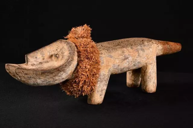 21009 An Authentic African Lega Oracle Dog Statue DR Congo