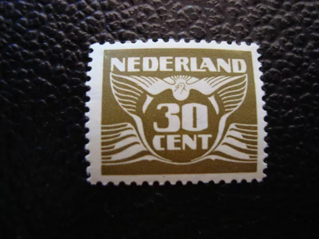 PAYS-BAS - timbre yvert/tellier n° 379 n* MH (A12)