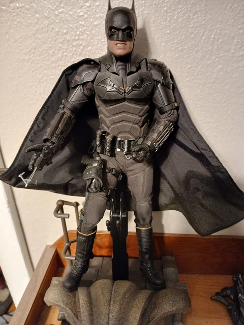 New Hot Toys DX02 DC The Dark Knight BATMAN Bruce Wayne 1/6 Scale 12″ Figures