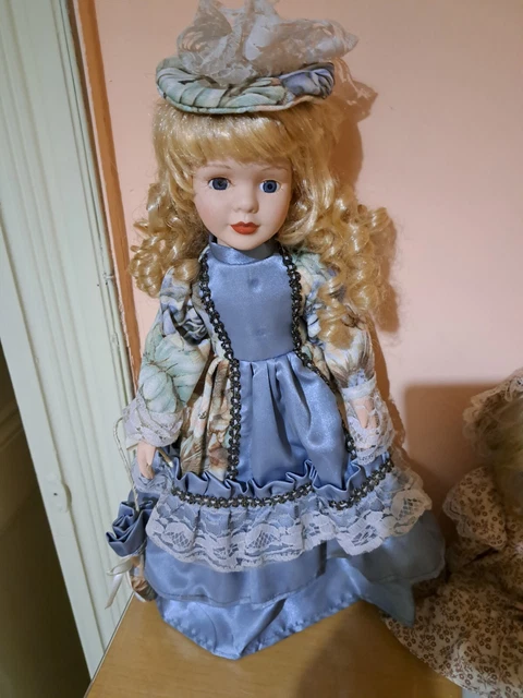 BAMBOLE DI PORCELLANA da collezione Lotto da Damine Anni 90 EUR