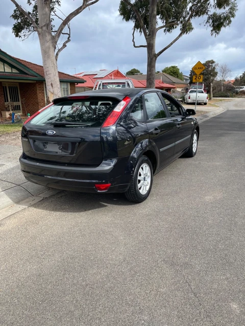 Ford Focus 2006 ls hatchback 2.0 i ls