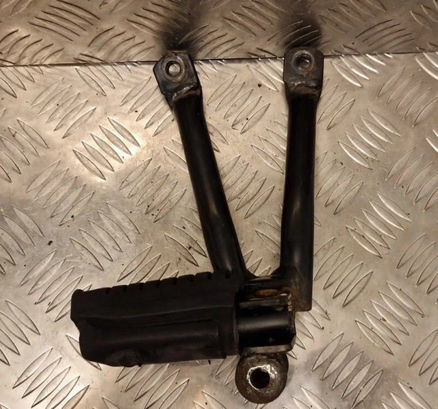 Honda CBF 125 09-15 Right Rear Footrest Peg Hanger Bracket Mount