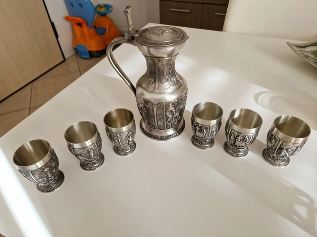 Caraffa e 6 bicchieri in peltro