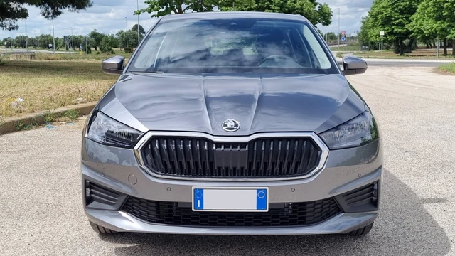 Noleggio Skoda Fabia vacanza Puglia Bari Lecce Taranto Salento Gargano 2