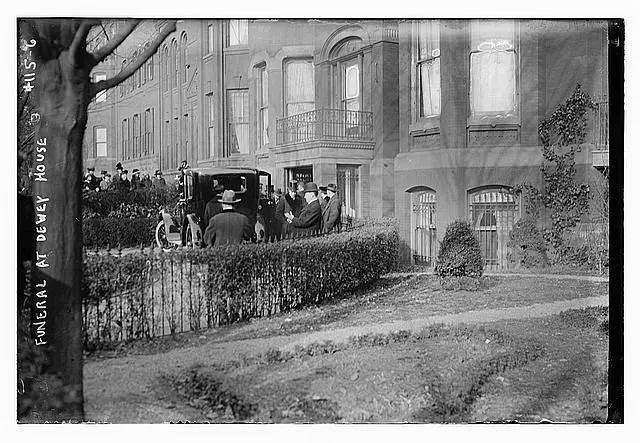 Photo:Funeral at Dewey house