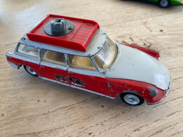 Dinky Toys Citroën ID 19 break RTL 1/43 pièces ou restauration