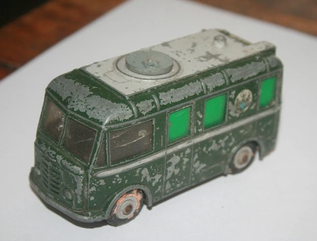 Dinky Toys - Camion TV - Miniature ancienne ( à restaurer )