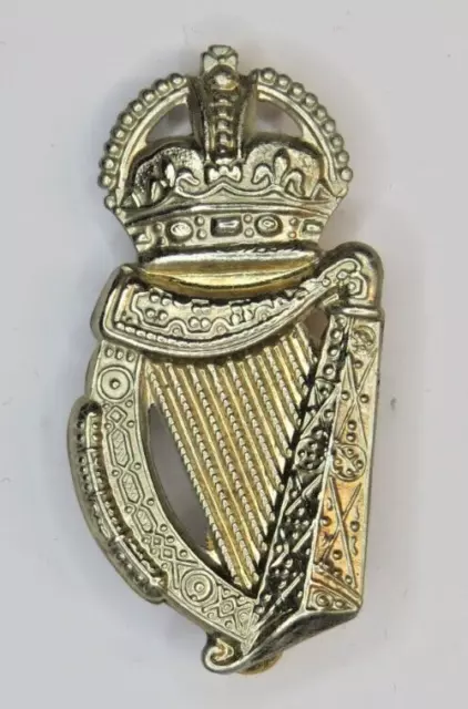 WW1 British Army 18th County of London Battalion Irish Rifles Cap Badge