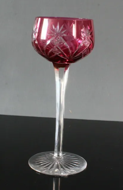 Verre à vin du rhin Roemer R11 en cristal de baccarat modèle Flandre rouge
