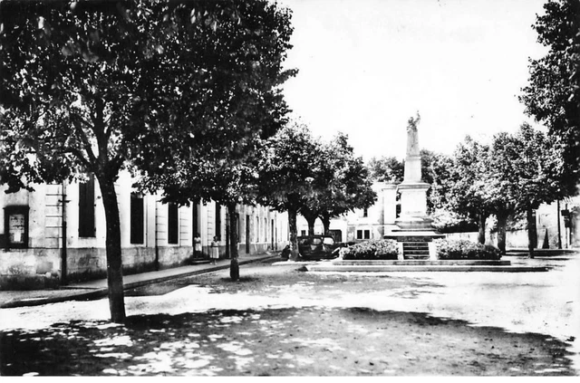 33 Landiras Aa#Dc230 La Mairie Les Ecoles Et Le Monument Aux Morts