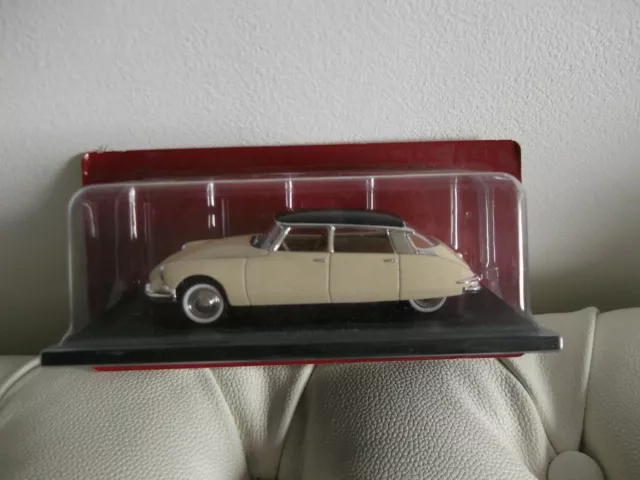 Miniature voiture neuve 1/43 CITROËN - DS 19 - 1956