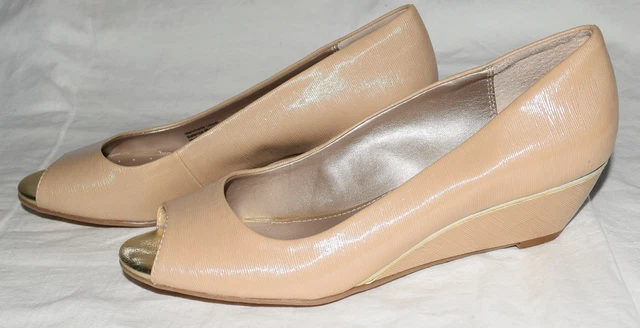 Alfani Cammi Step n Flex Beige Faux Leather Peep Toe Wedge Heel Pumps Size 7 M
