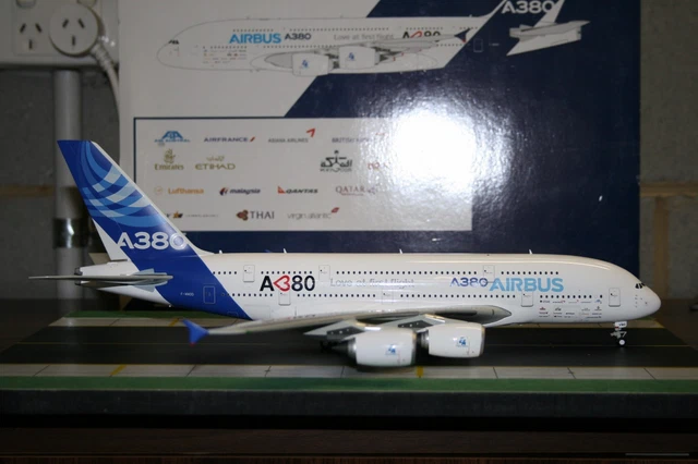 航空機・ヘリコプター AIRBUS A380 Love at first flight 1/400 ✈1:400 Airbus A380 1:400 Phoenix Models (2011) Airbus House