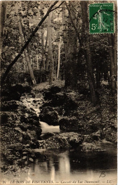 CPA Le Bois de VINCENNES - Cascade de Lac Daumesnil (519927)