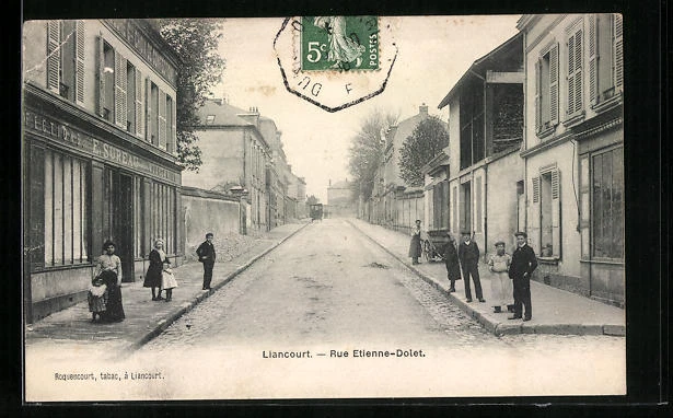 CPA Liancourt, Rue Etienne-Dolet, vue de la rue