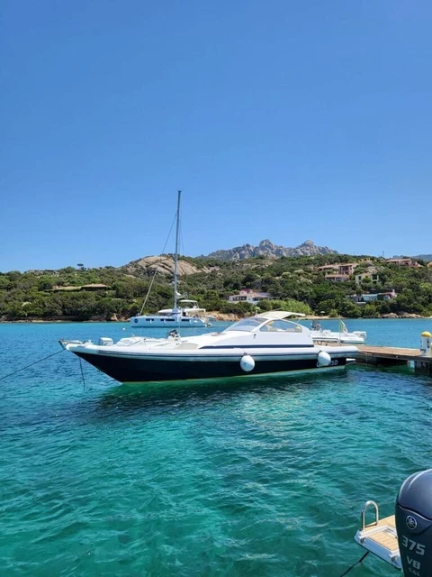 Gommone Lomac 28 cabinato permuta parziale con gommone 10 metri non cabinato