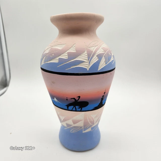 NATIVE AMERICAN NAVAJO Pottery Vase Hand Painted Etched Artist Signed S 