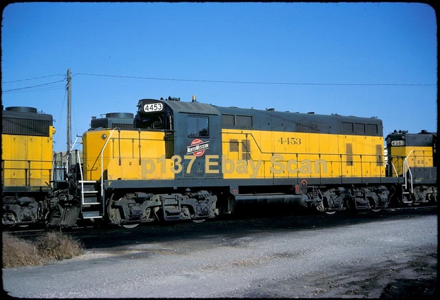 CNW Chicago & North Western Very Clean 4453 ORIGINAL 1982 Kodachrome Slide