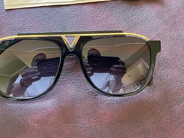 LOUIS VUITTON MASCOT Black And Gold Frame Sunglasses Z0936E